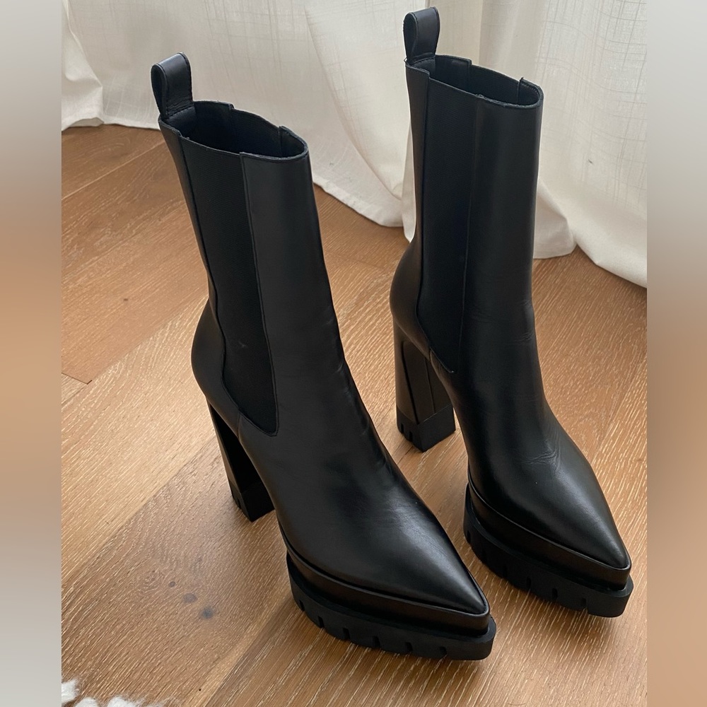 Steve Madden Boots (Versace Platform Boots dupe) Black Aevitas Boots dupe